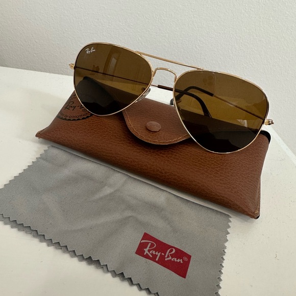Ray-ban aviator gradient sunglasses/never worn - Picture 3 of 3